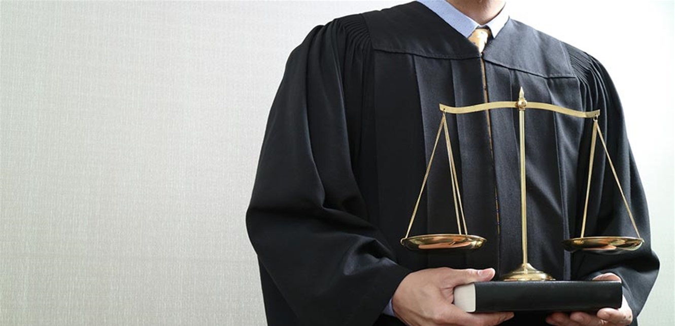جريمة مروعة في دولة بارزة.. مقتل محام رمياً بالرصاص على يد خصم موكله!